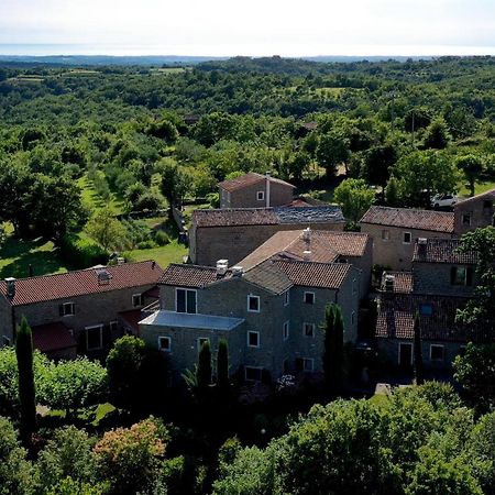 L'Abbraccio Della Quercia Apartment Momjan Екстериор снимка